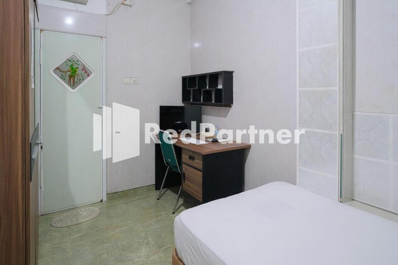Pondok Hijau Syariah Mitra Reddoorz At Citraland スラバヤ エクステリア 写真