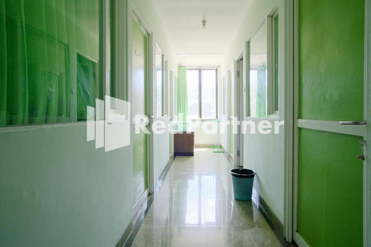 Pondok Hijau Syariah Mitra Reddoorz At Citraland スラバヤ エクステリア 写真