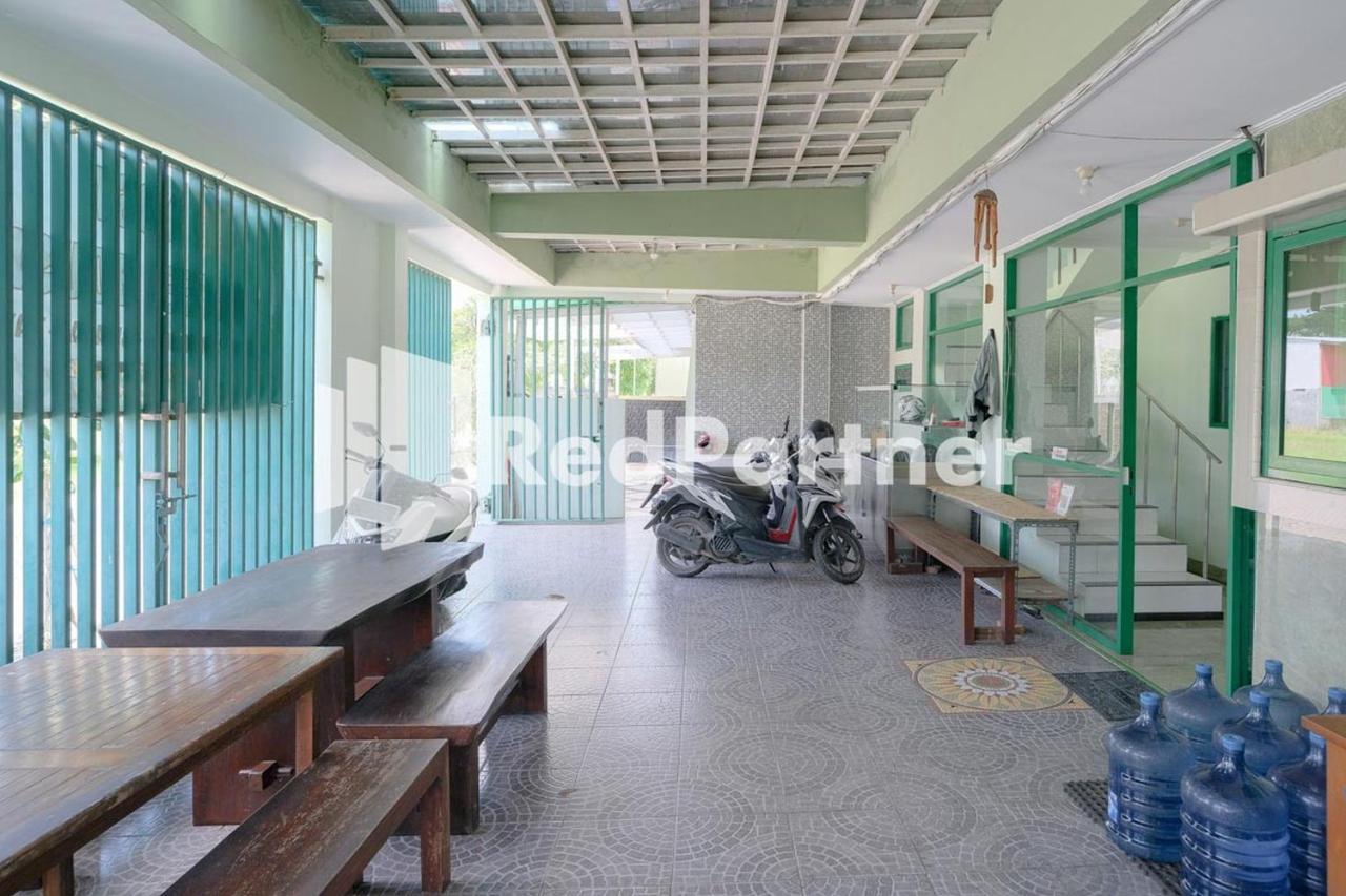 Pondok Hijau Syariah Mitra Reddoorz At Citraland スラバヤ エクステリア 写真
