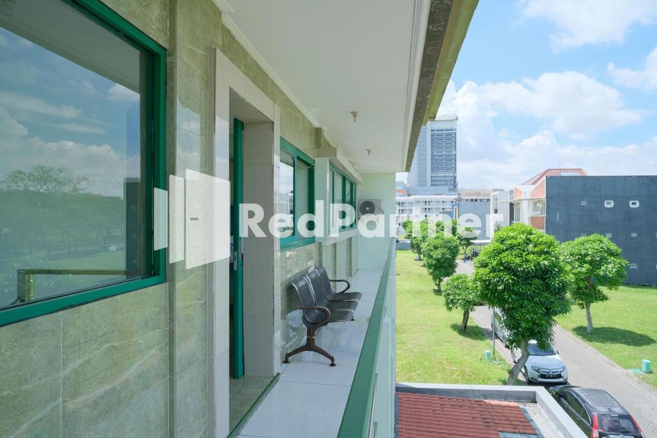 Pondok Hijau Syariah Mitra Reddoorz At Citraland スラバヤ エクステリア 写真