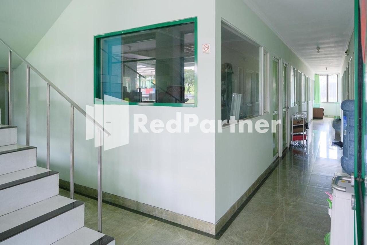 Pondok Hijau Syariah Mitra Reddoorz At Citraland スラバヤ エクステリア 写真